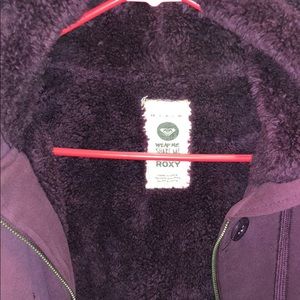 Roxy fuzzy zipper up hoodie (Maroon)